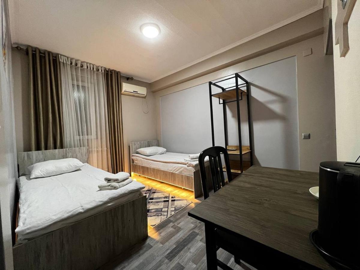 Ave Hotel Osh Luaran gambar