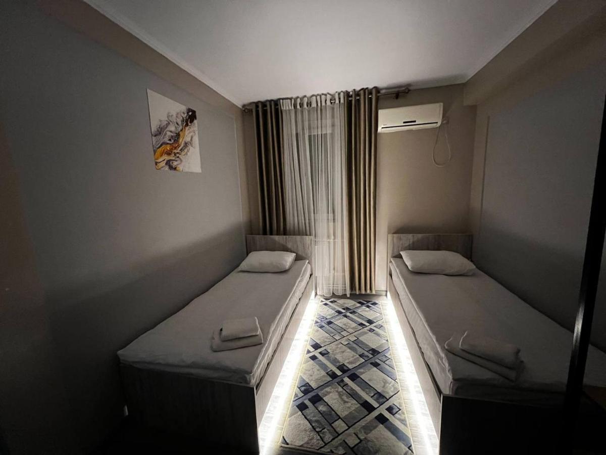 Ave Hotel Osh Luaran gambar